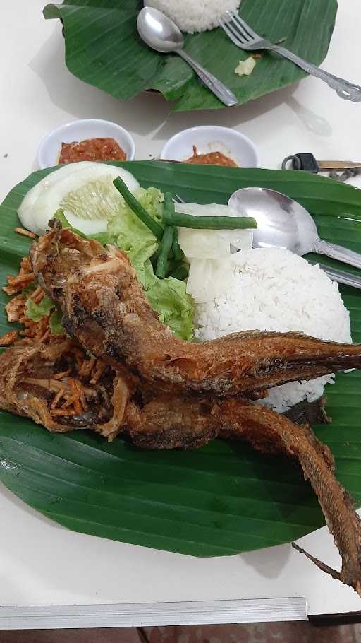 Warung Ayam Penyet Bu Dewi 3