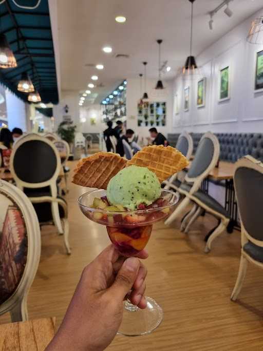 Fountain Ice Cream Cafe & Restaurant - Sun Plaza 5