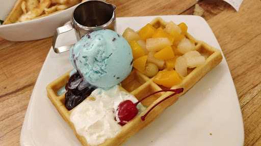 Fountain Ice Cream Cafe & Restaurant - Sun Plaza 10