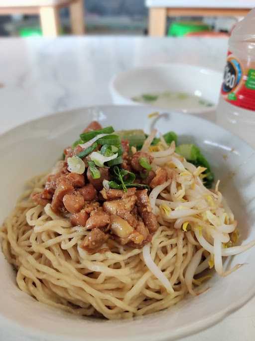 Bakmi Bangka Amen 8