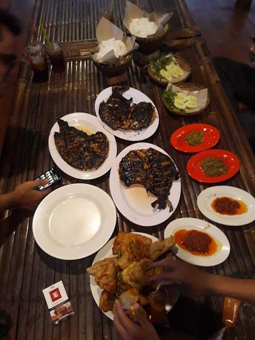 Rumah Makan Menteng Harapan Indah 1