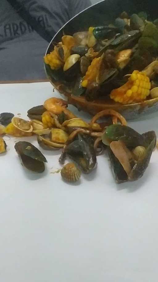 Kerang Tumpah Bang Djalu Harapan Indah Bekasi 2