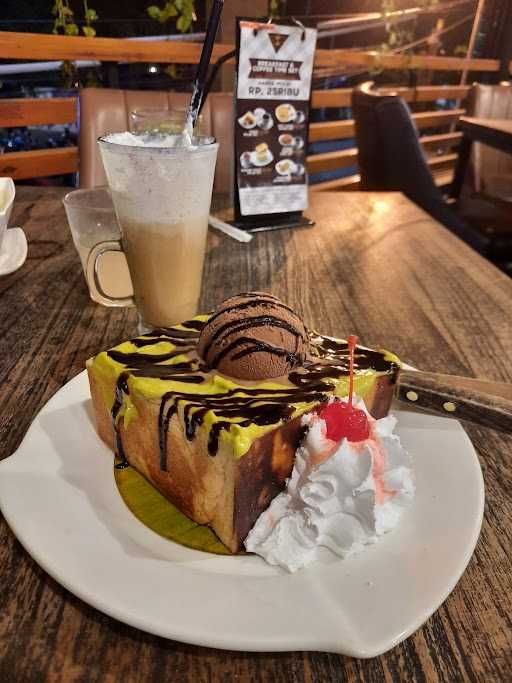 Kopi Toast Cafe 6