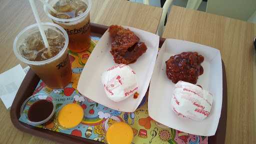 Richeese Factory Setiabudi Medan 9