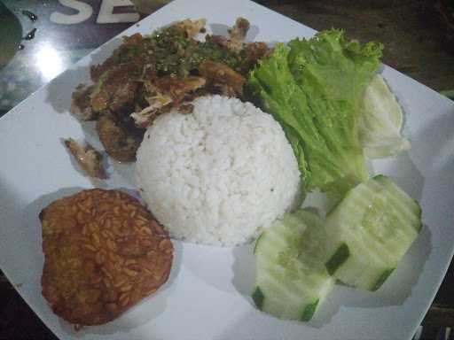 Ayam Penyet Urap Mbok Judes 6