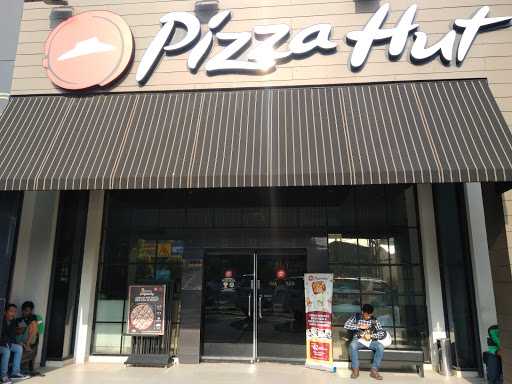 Pizza Hut Restoran 1