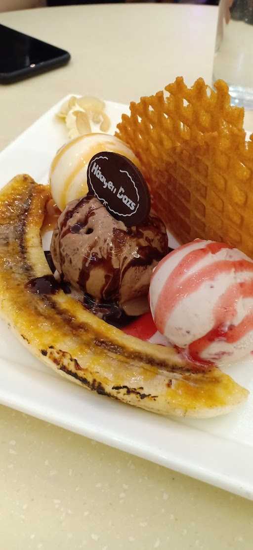 Haagen-Dazs Cafe Centre Point Medan 8