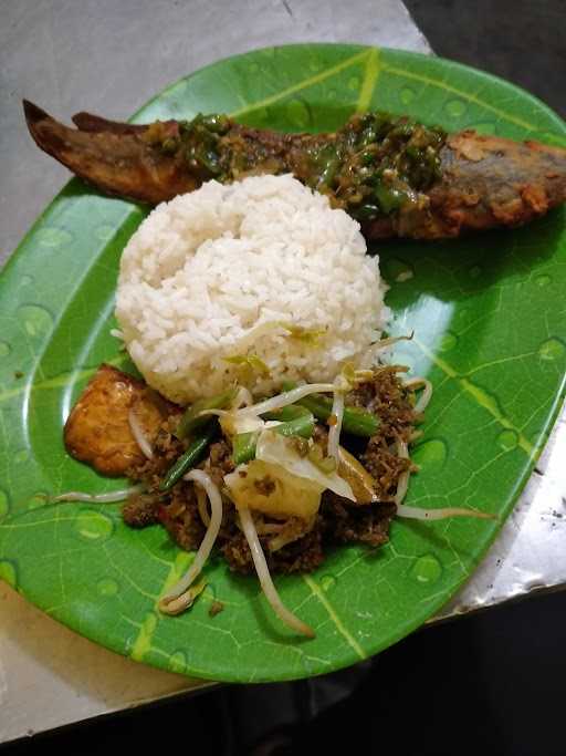 Ayam Penyet Nasi Urap 1