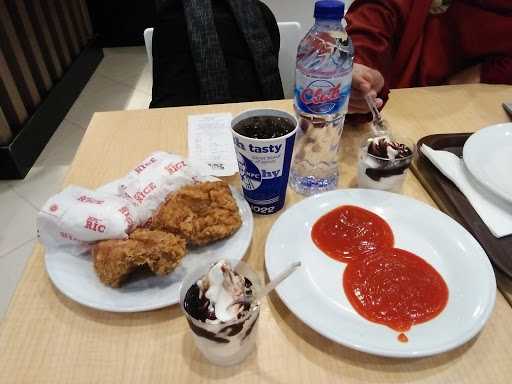 KFC - Centre Point Medan 10