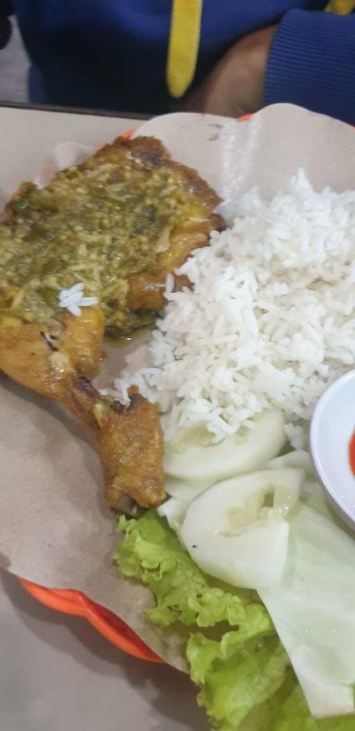 Ayam Penyet Pondok Jeng Ayu 3