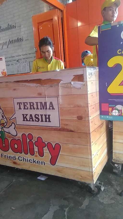 Quality Fried Chicken Simpang Simalingkar 6