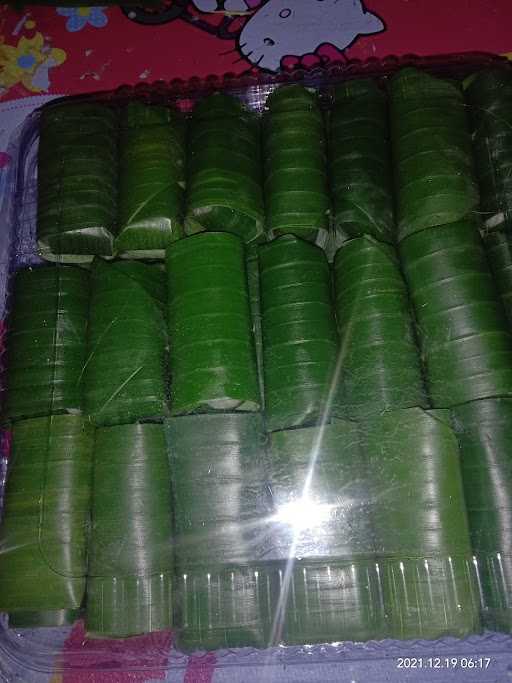 Aneka Kue Basah Ibu Haryati 10