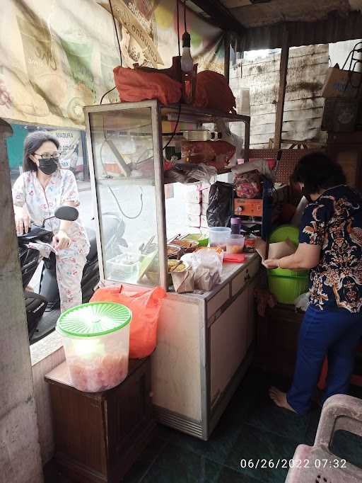 Nasi Uduk Ci Yoyo 8