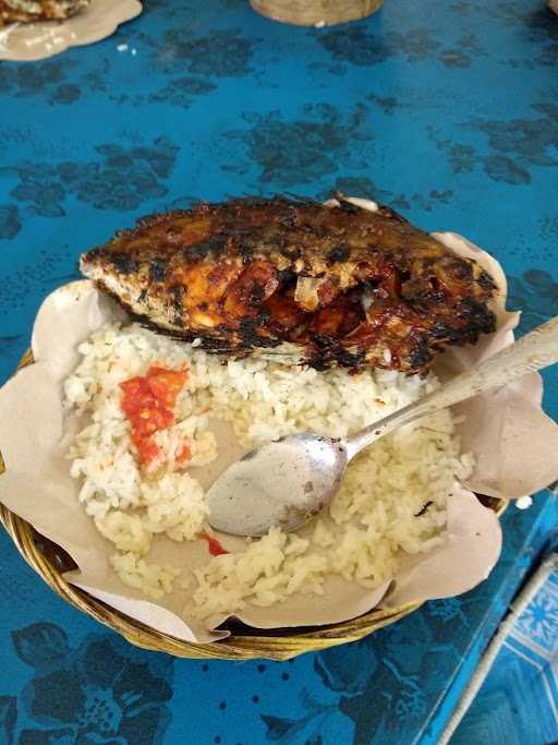 Warung Ikan Bakar Karang Impian 10