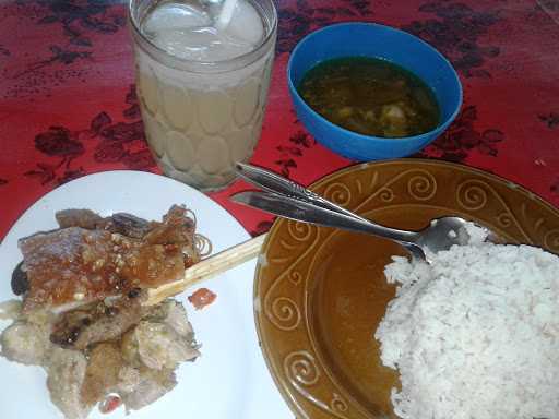 Warung Nasi Babi Guling 4