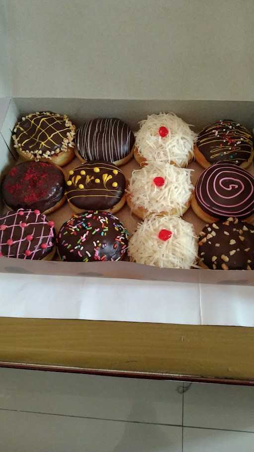 Toen'S Donuts 7