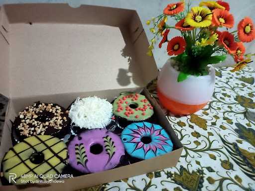 I & Y Donut'S 6