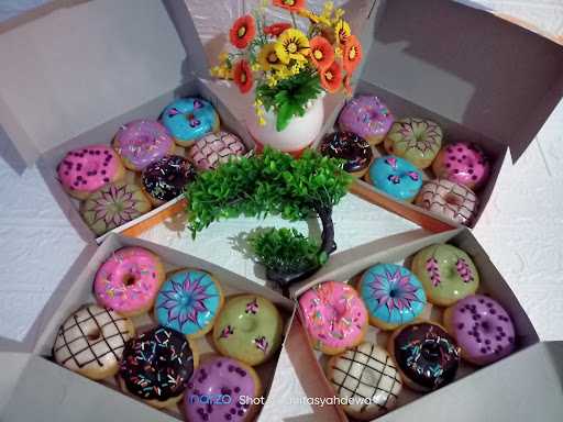 I & Y Donut'S 8