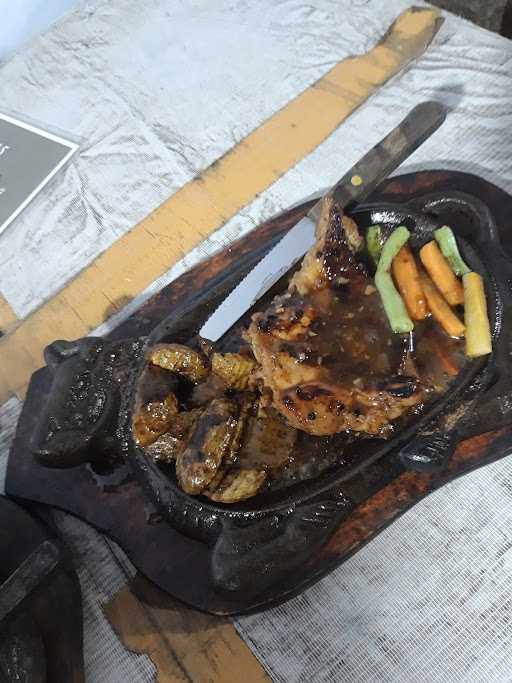 Waroeng Steak 45 3