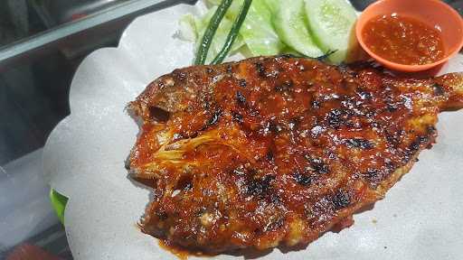 Bukan Ayam Bakar Biasa 8