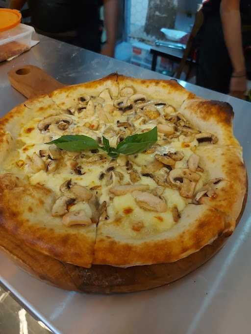 Italo Pizza Canggu 10