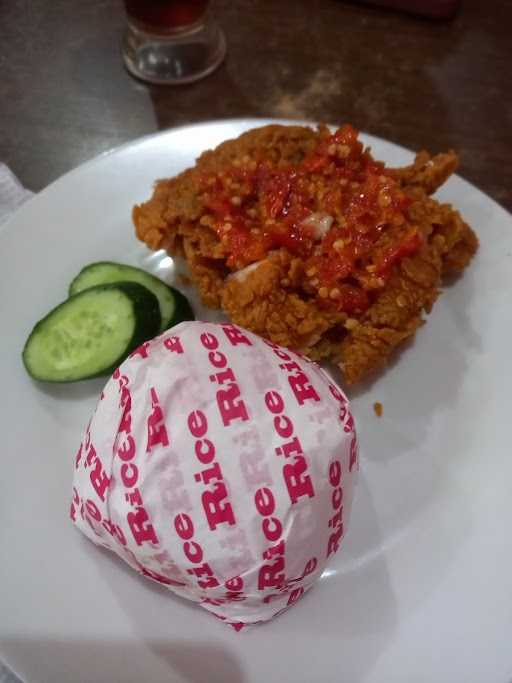 King'S Fried Chicken Mengwitani 10