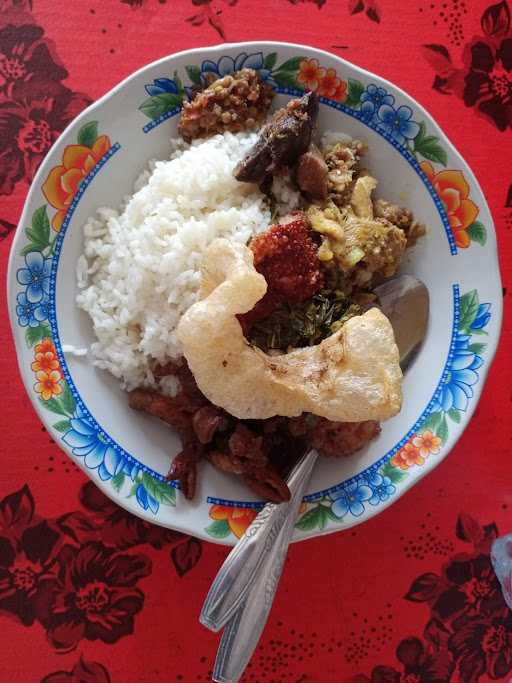 Nasi Babi Guling Men Alit 9