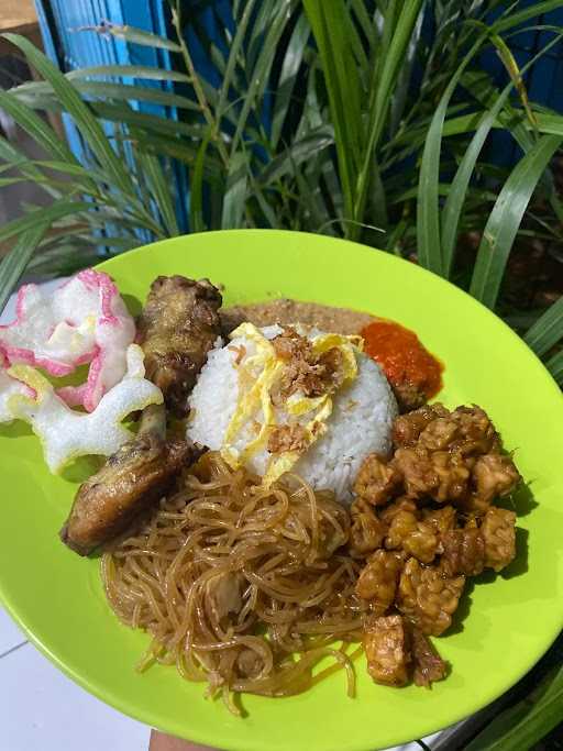 Nasi Uduk Ronggur 4