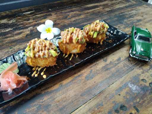 Sushi Warung Garage 6