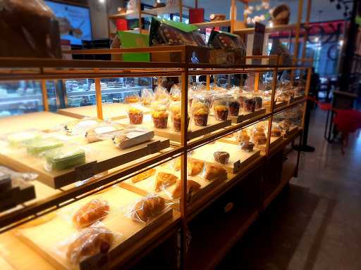 Mako Cake & Bakery - Pasaraya Manggarai 4