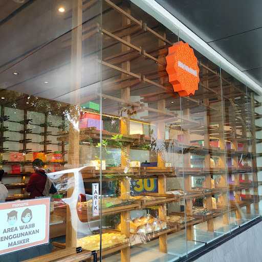 Monami Bakery Menteng 9