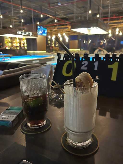 Headquarter Bar & Pool 9