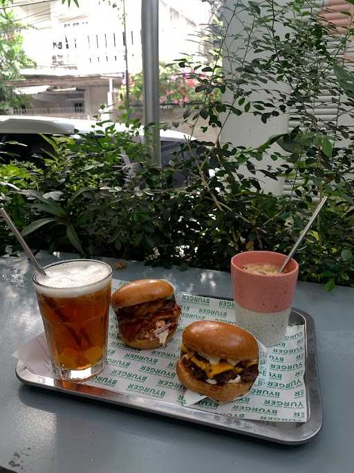 Byurger Burger Coffee - Menteng 9