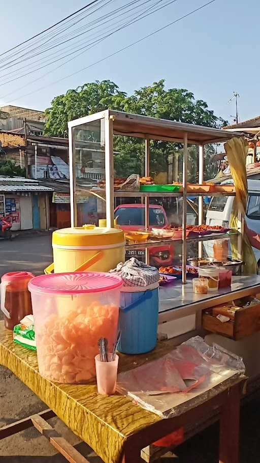 Ibu Heni Nasi Uduk Betawie 1