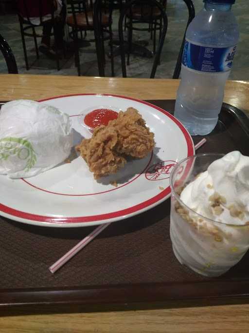 KFC - Pasaraya Manggarai 7