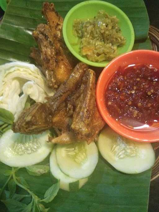 Warung Seafood 99 & Ayam Bakar 10