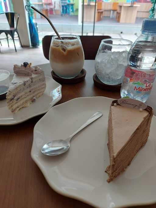 Bloomery Cake & Patisserie Semarang 7