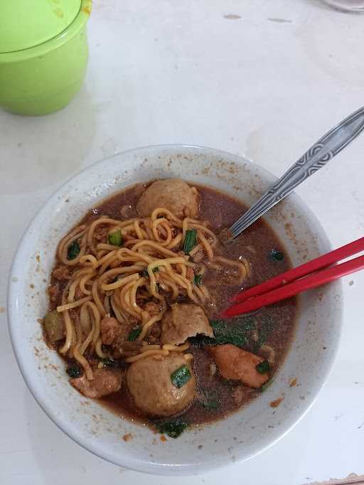 Bakso & Mie Ayam Sidodadi 8