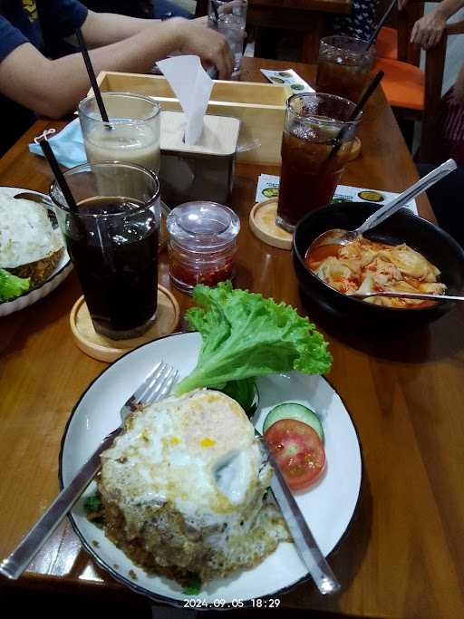 D' Destination Cafe & Bistro 3