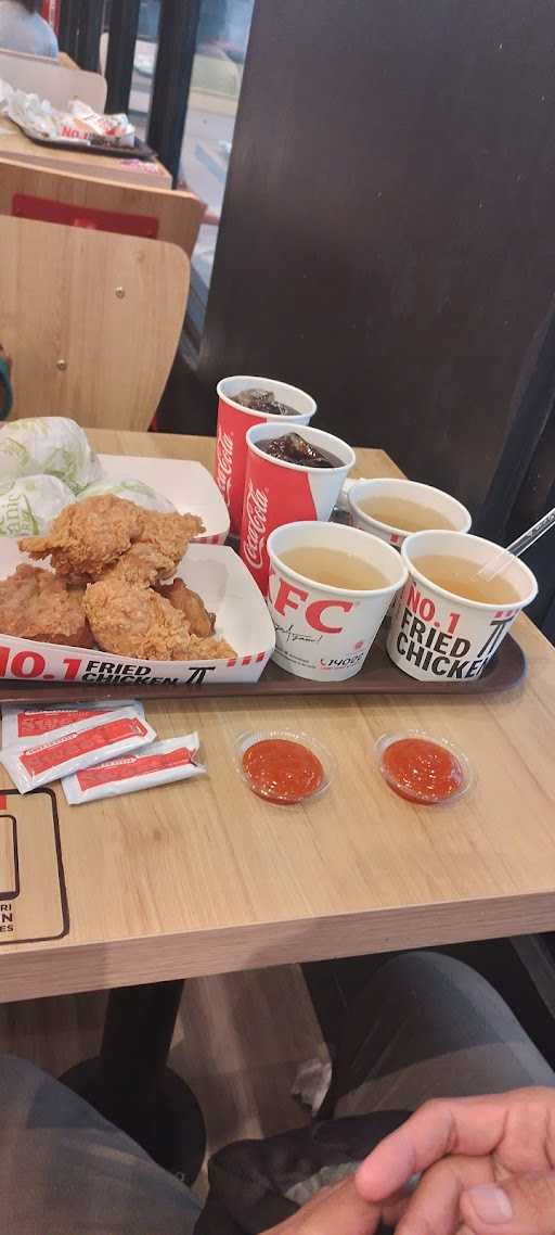 KFC - Stasiun Tawang 5