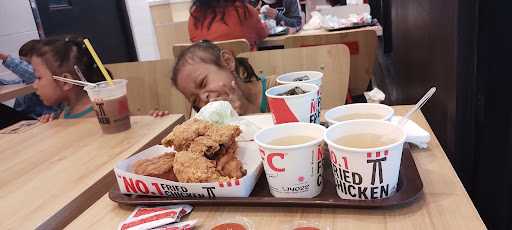 KFC - Stasiun Tawang 7