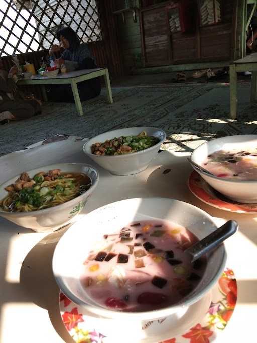 Mie Ayam Bakso Dan Es Oyen 1