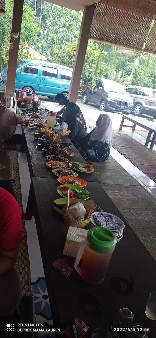 Sebatur Sekopek Seafood 1