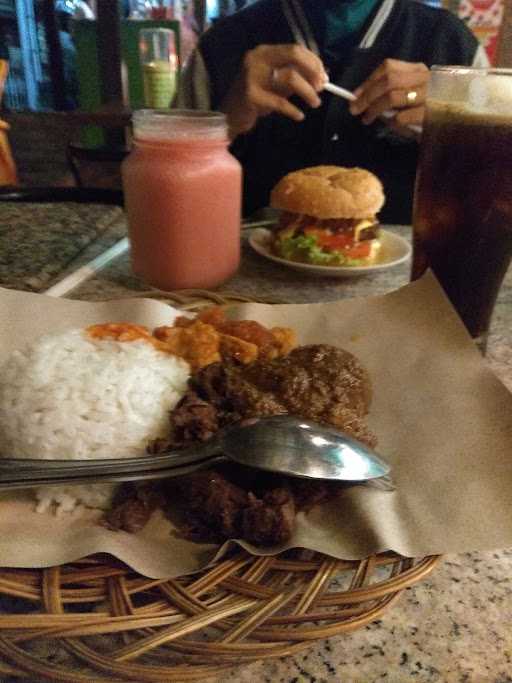 Mister Burger Jalan Magelang 8