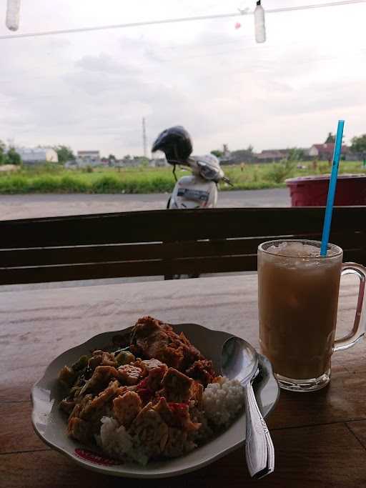 Warung Makan Lestari 4