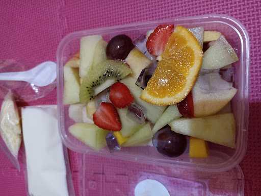 Yogfruit Salad & Baverages 4