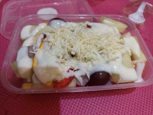 Yogfruit Salad & Baverages 3