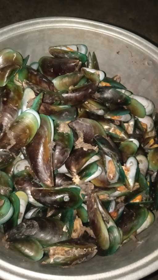 Aries Kerang/Aneka Seafood 9