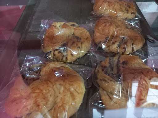 Aneka Bakery 5