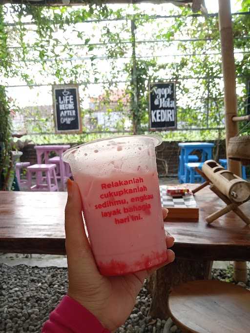 Read Cafe Kediri 9